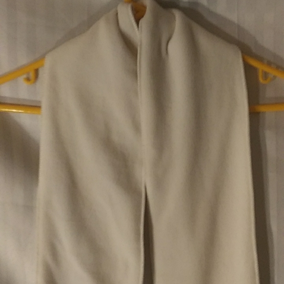 Scarf - Picture 2 of 7